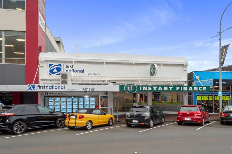 127 Devon Street East New Plymouth_9