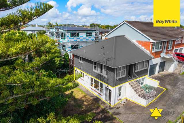 Charming 2-Bedroom Unit with Open Plan Living