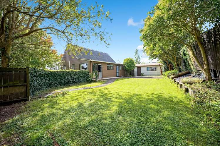 2 Raelene Place Massey_21