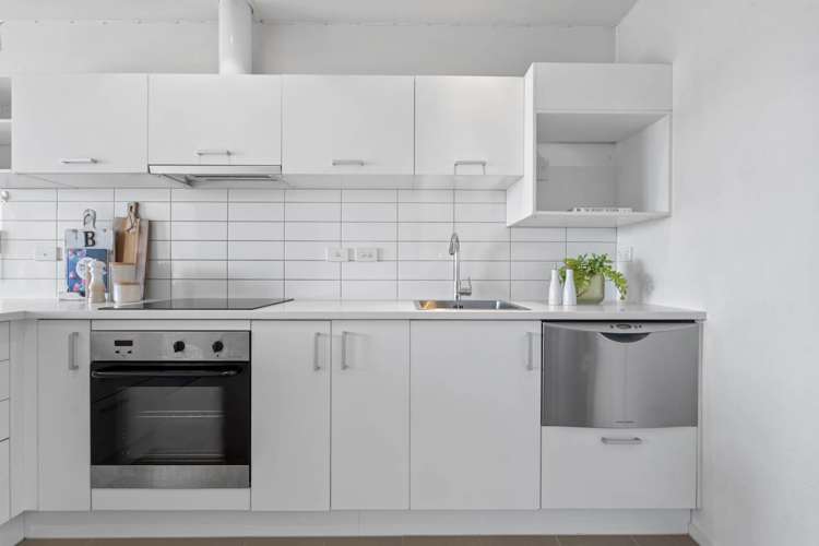 D6/60 Masons Road Oteha_10