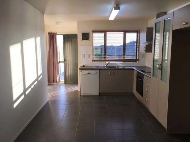 1/302 Triangle Rd Massey_2