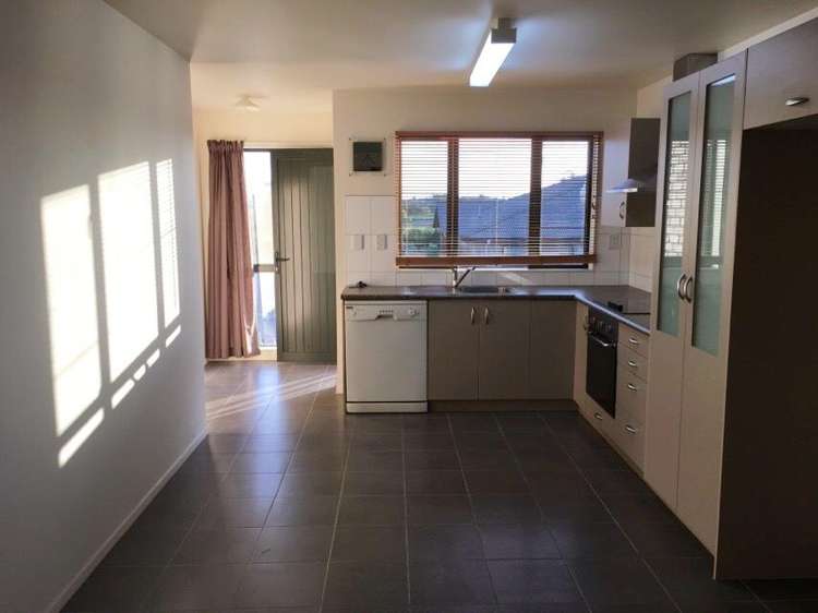 1/302 Triangle Rd Massey_2