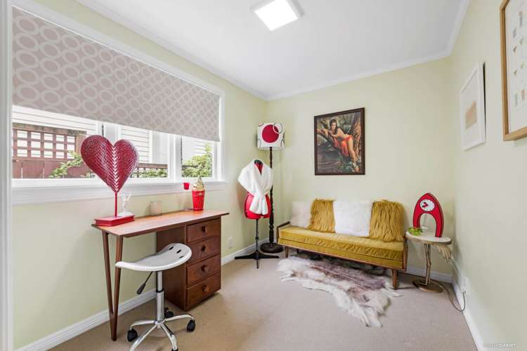 1/8 Derwent Crescent Titirangi_10