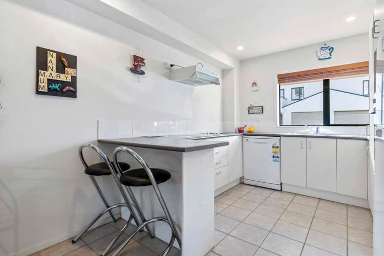 10/70 Fernhill Way Oteha_7