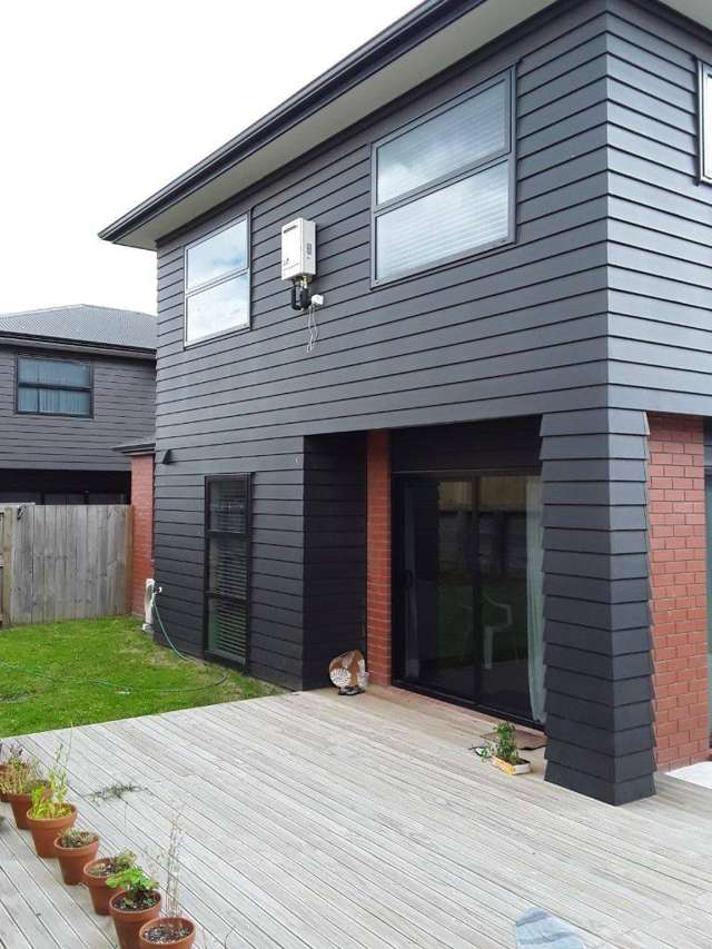 62 Featherstone Drive 2743_1