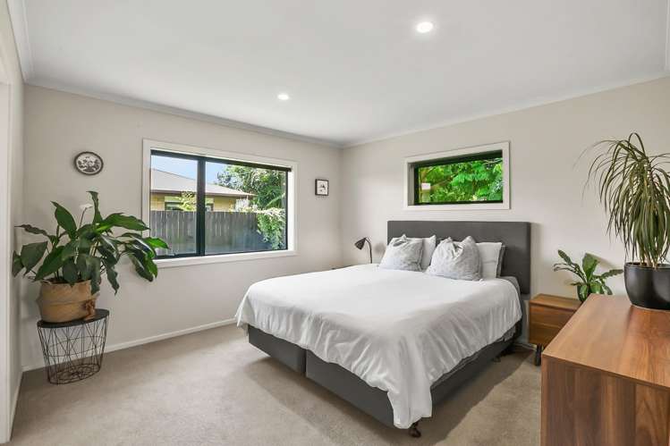 42 Magnolia Drive Westown_11