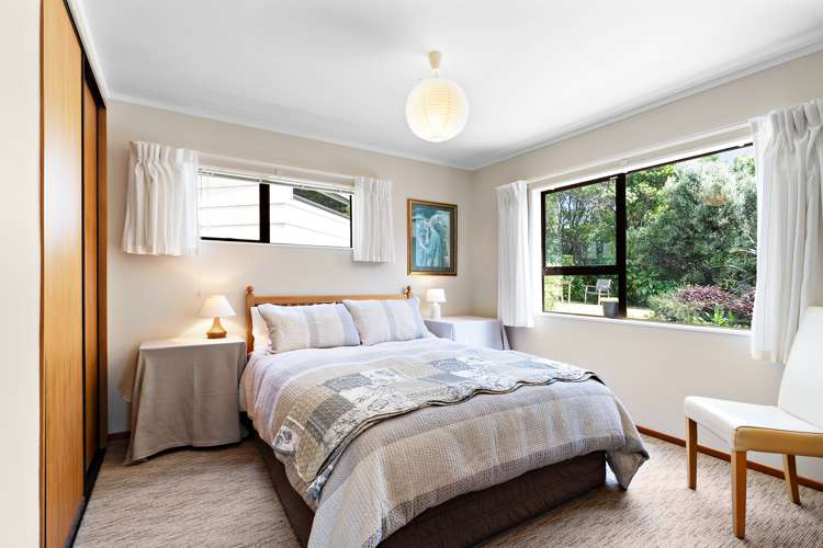 4 Bushland Grove Paparangi_6