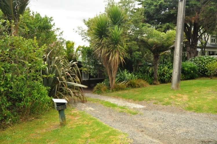 51 Tane Road Laingholm_12