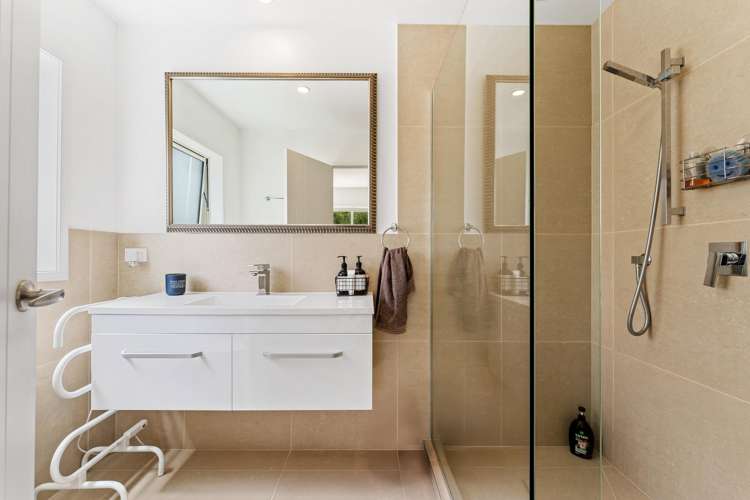 51 Voyager Drive Gulf Harbour_24