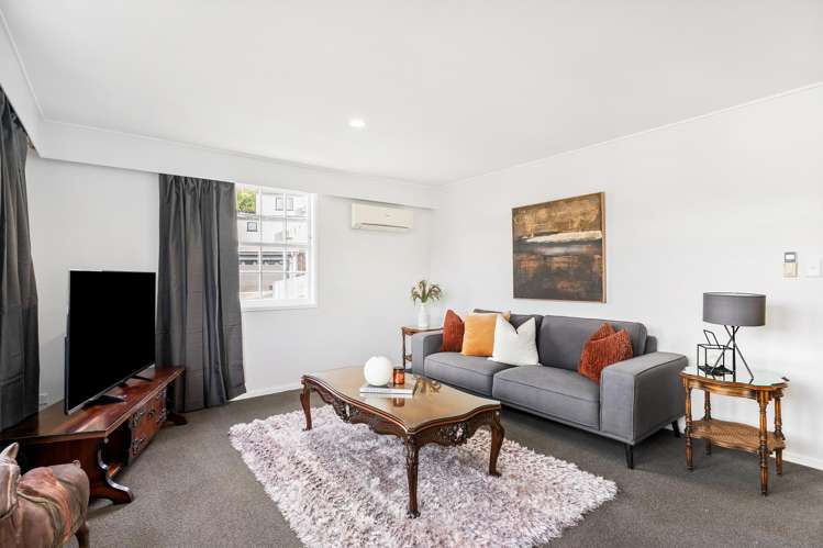 24 Thurleigh Grove Karori_3