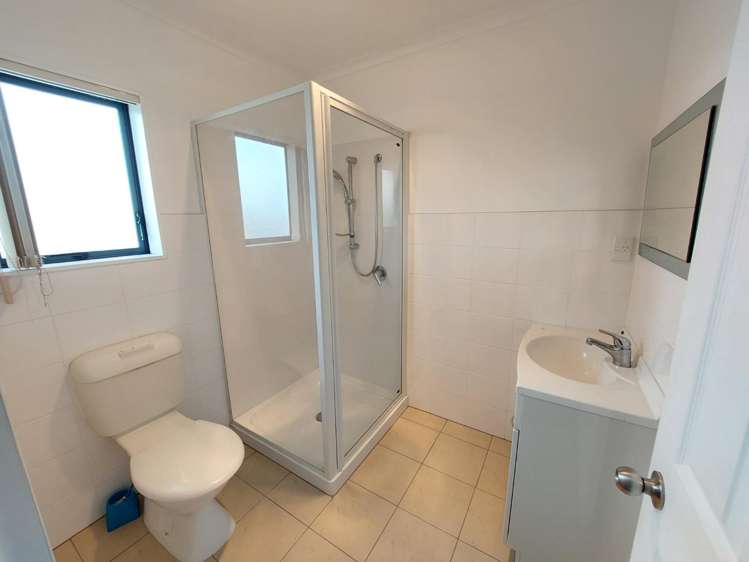 27 Gordon Stanley Drive Massey_12