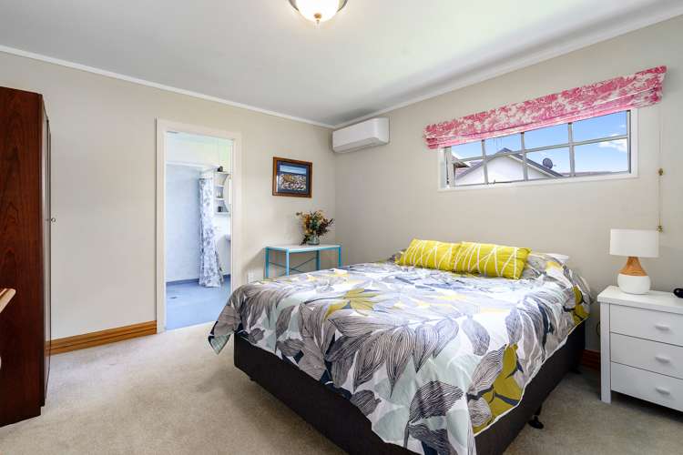 16 Cowley Drive Leamington_19