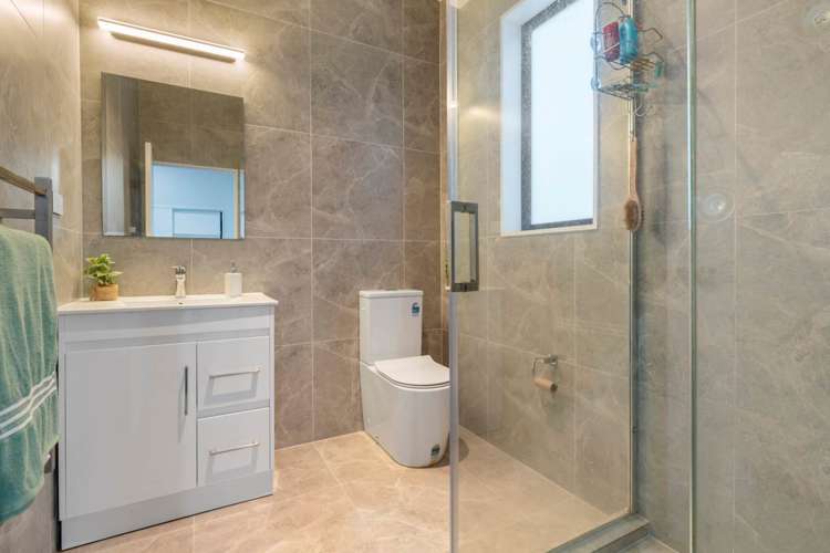 96 Twin Parks Rise Papakura_11