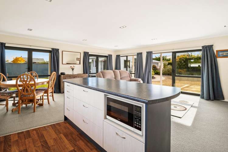 77 Beach Street Waikouaiti_2