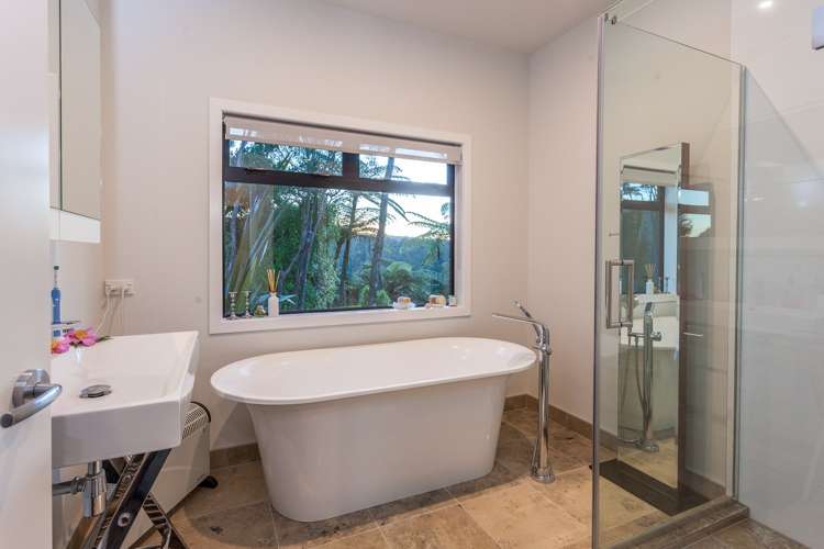 287 Forest Hill Road Waiatarua_15