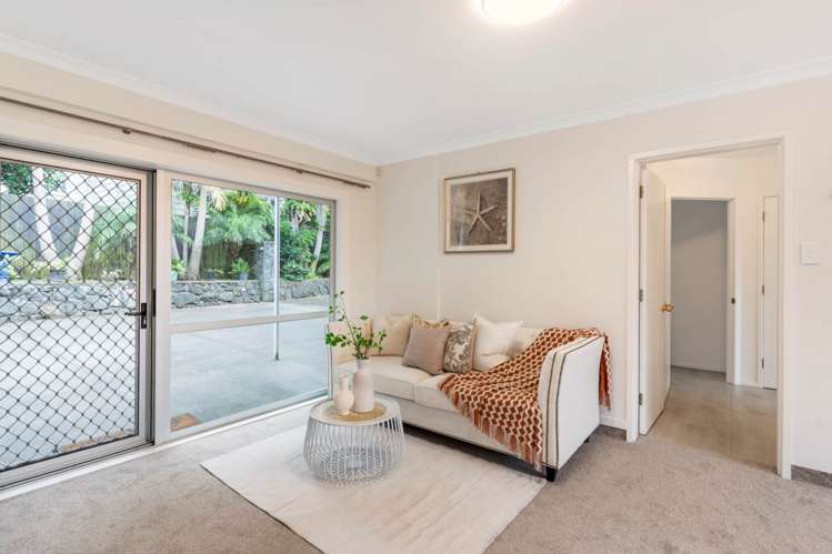 2/3 Howe Street Howick_11