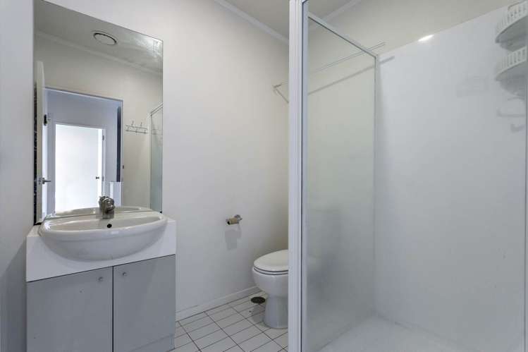 42/3 Wagener Place Mount Albert_18