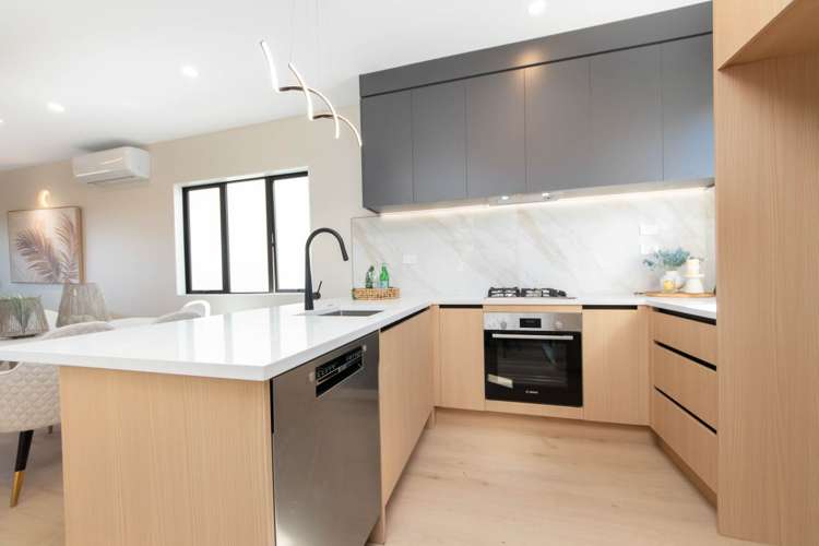 16 Greenbrier Street Westgate_9