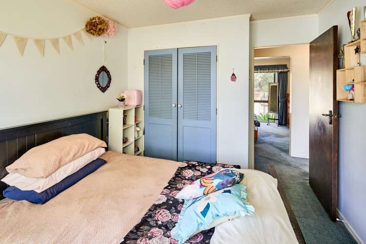 16 Brasenose Place Tawa_15