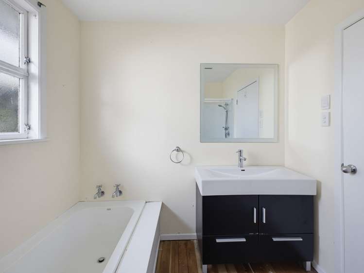 5 Mayfair Place Westown_27