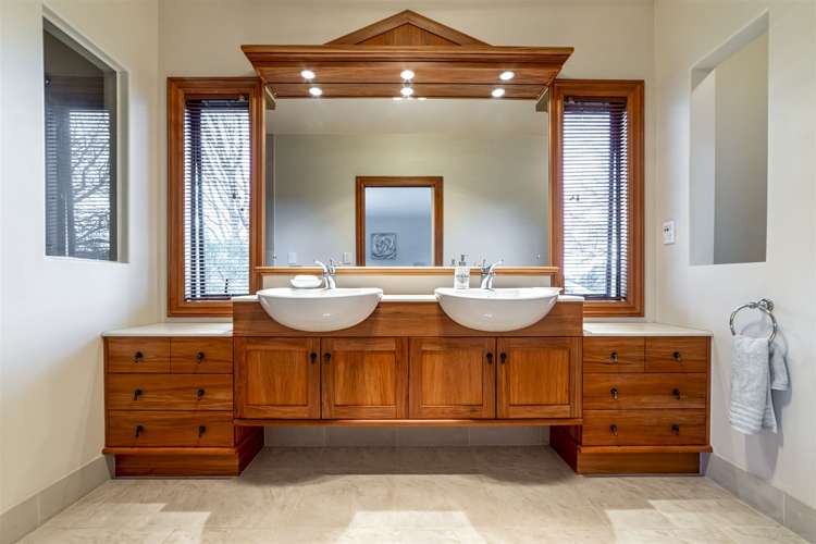 203 Athlone Drive Cambridge_7