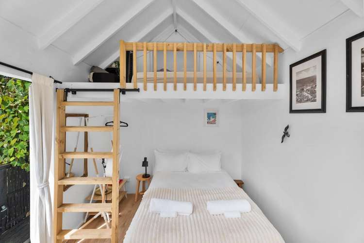 8 Fourth Avenue Onetangi_14