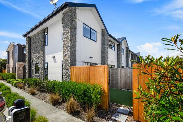 20/10 Fathom Place Te Atatu Peninsula_1