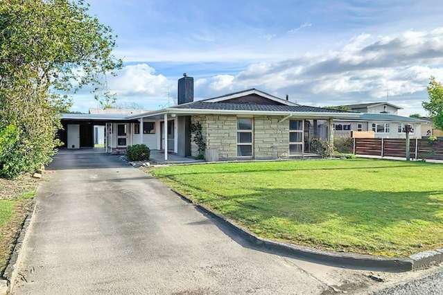 Super sized with great garaging!