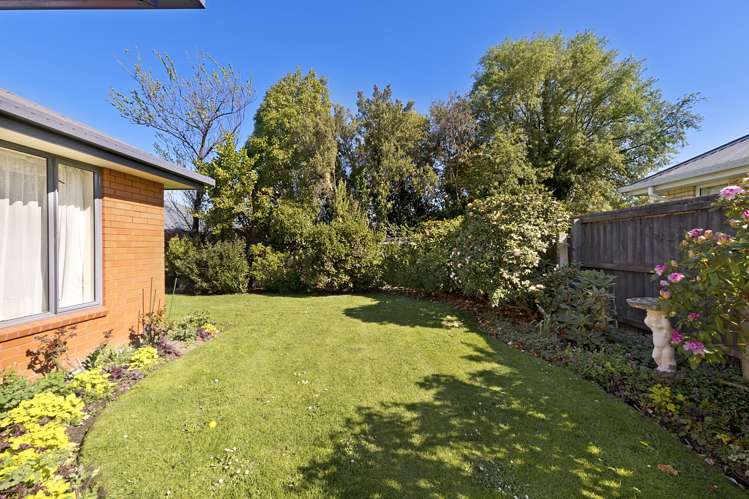 2/137 Harewood Road Papanui_16