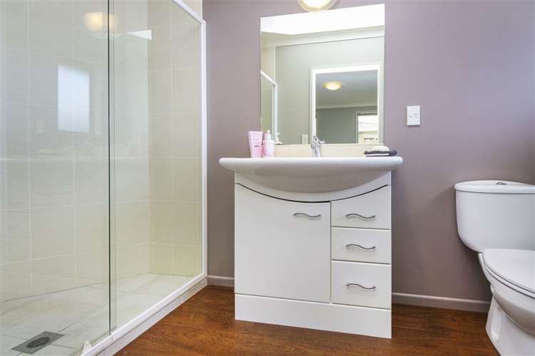 24 Tirohunga Drive Henderson_13