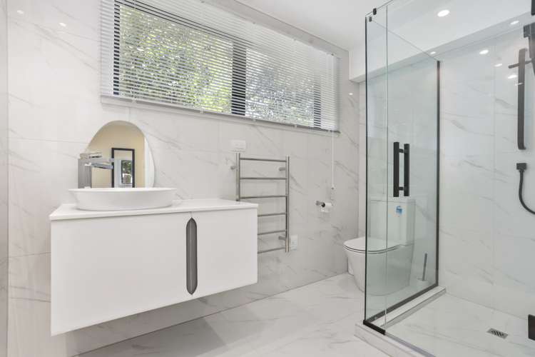 211 Victory Road Laingholm_16