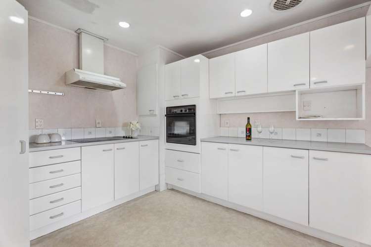 1/16a Moore Street Hillcrest_18