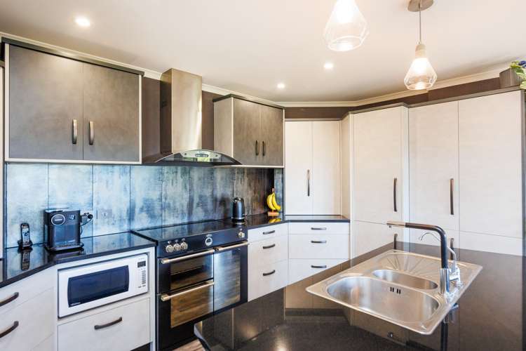 63 Polson Hill Drive Aokautere_16