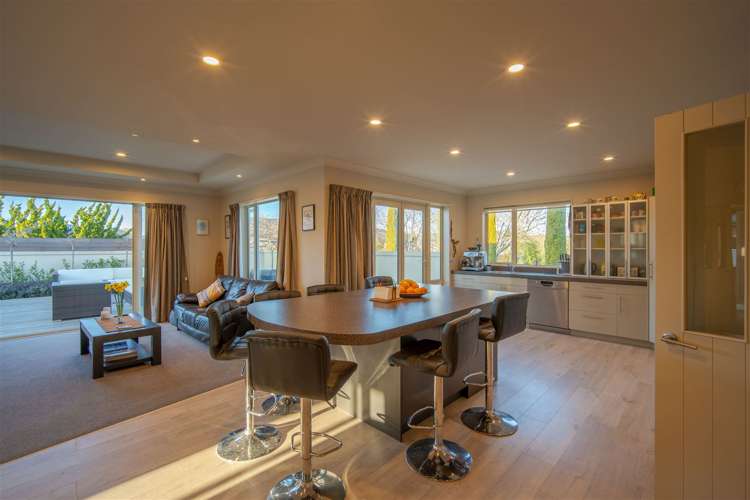 6 Benmore Gard Harewood_3