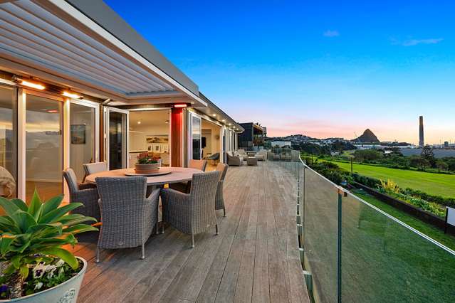 WATERFRONT LUXURY