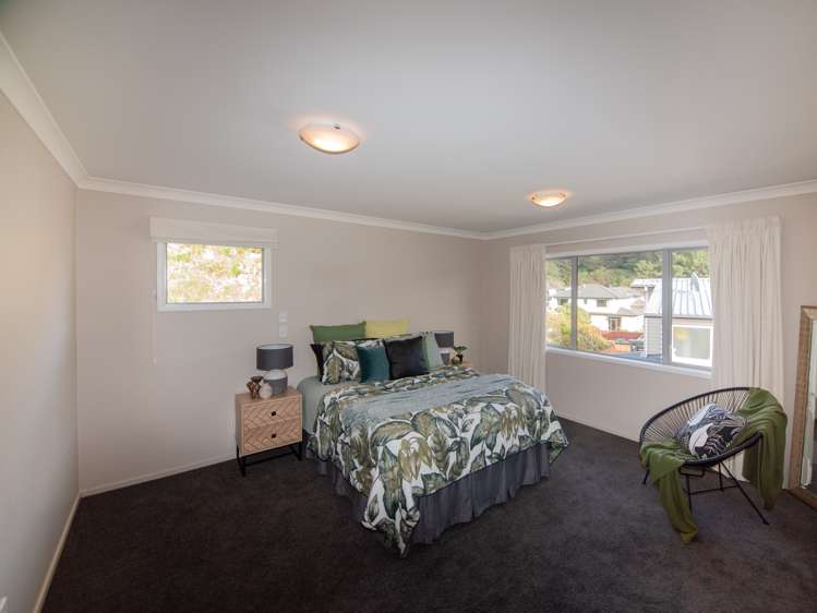 8 Sedgley Grove Churton Park_19