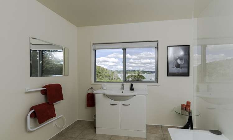 5c Deeming Road Russell Surrounds_11