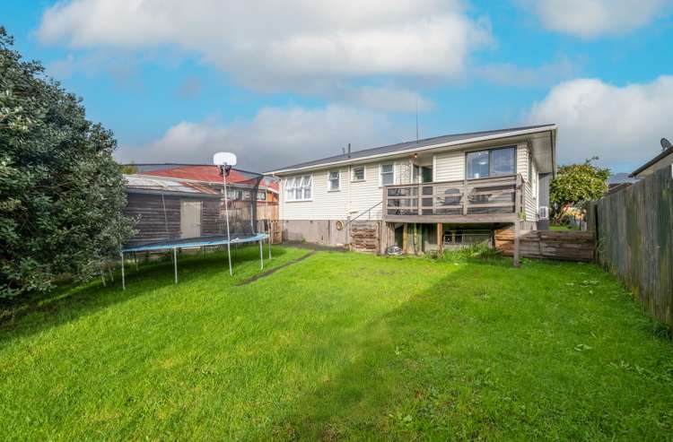 6 Tindall Crescent Otara_13