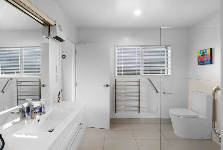 8 Bayview Park Lane Orewa_27