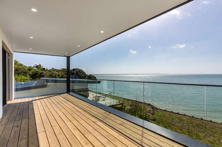 8a Crispe Road Clarks Beach_14