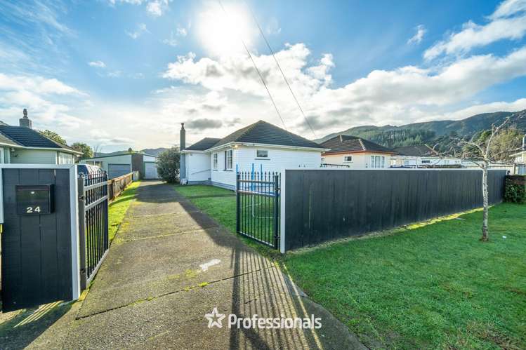 24 Roberts Street Tawa_1