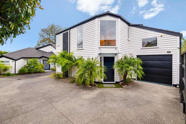 Dream location by Takapuna Beach