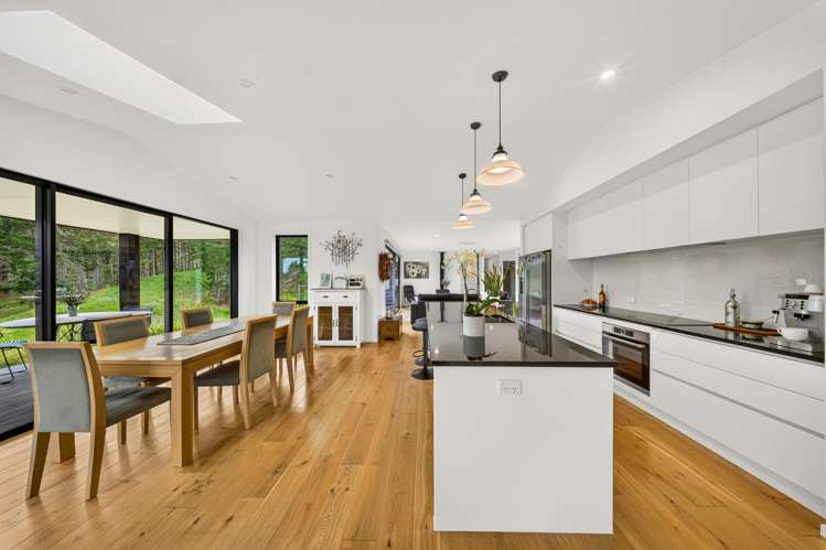 1211b Weranui Road_5