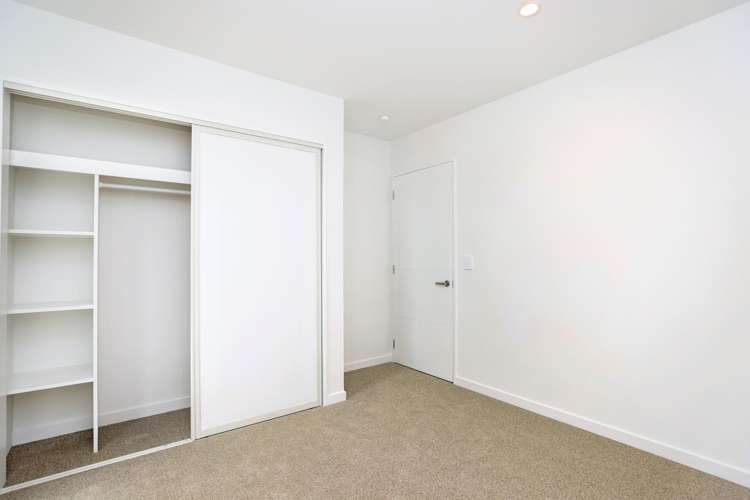 52 Strowan Avenue Elgin_21