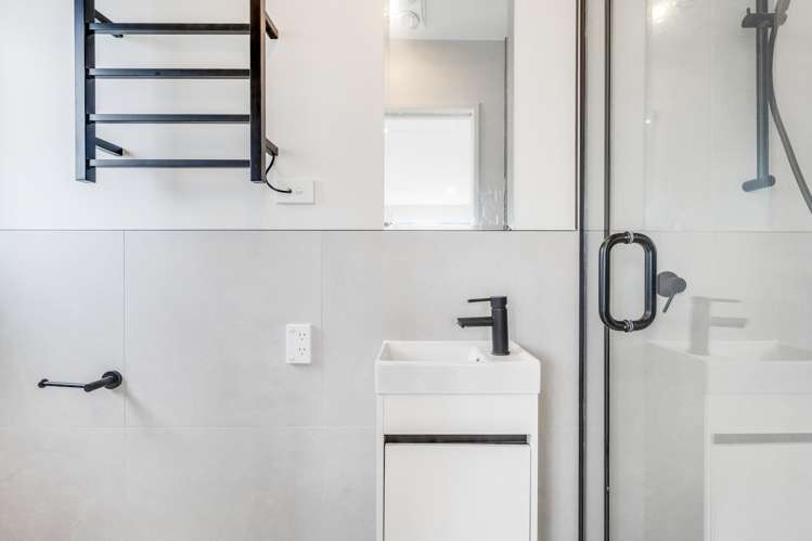 32 Toetoe Street Westgate_17