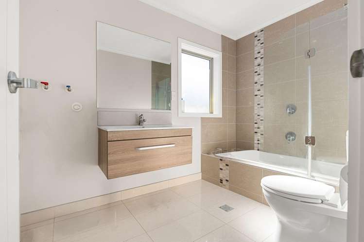 9A + 9B Foxbury Court Rototuna North_19