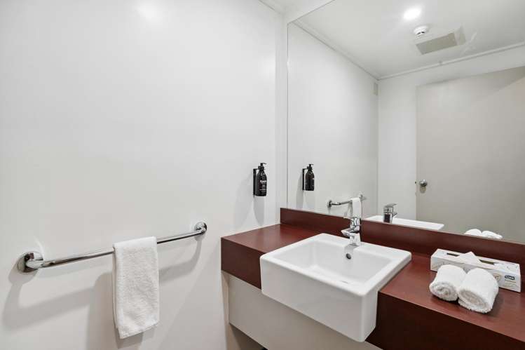 Unit 480 Copthorne Lakeview, 88 Frankton Road Queenstown_17