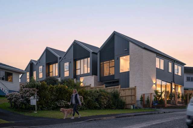 1-4/16 Tetrarch Place Totara Vale_2