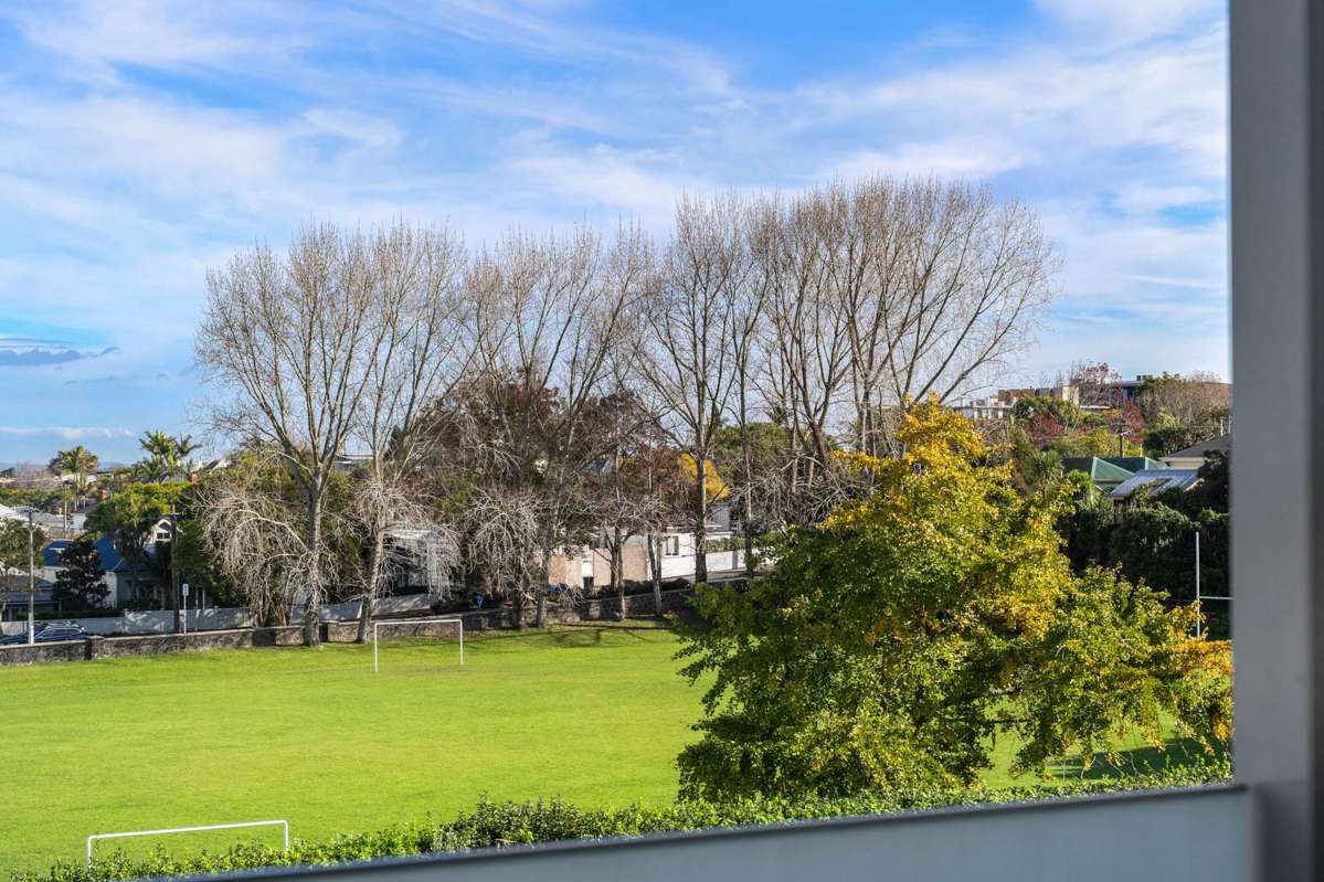 1E/17 Blake Street_3