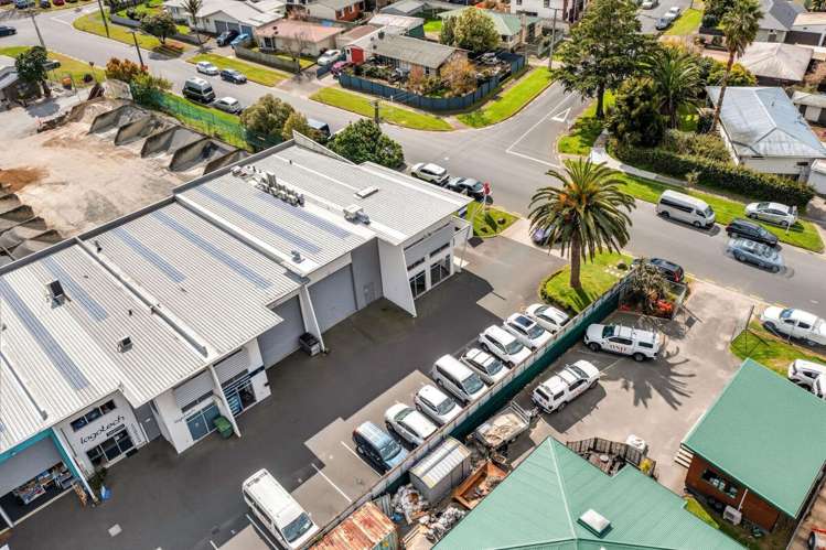 Unit 1, 282 Chadwick Road Greerton_5